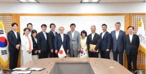 박형준 부산시장, 입헌민주당 한일우호의원연맹 회장 접견