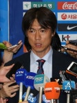 [10년 전 그날] '조별리그 탈락' 홍명보 전 축구대표팀 감독, 가족들과 미국행
