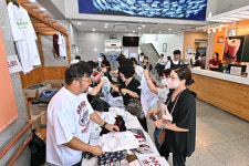 [전매포토] 정선군종합사회복지관, 나눔 바자회 성료