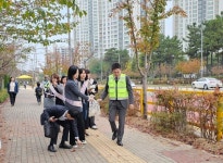 김정헌 인천 중구청장, 영종초 등굣길 교통안전 캠페인 실시