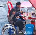 인천 중구, 월미로 260번길 점령한 가판대 관광지 이미지 훼손
