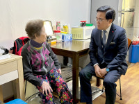 진교훈 강서구청장, 독거어르신 방문...건강 살피고 불편사항 경청