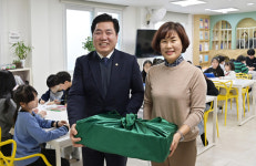 광주 서구의회, 설 명절 맞아 이웃사랑 실천