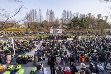 노원구, 소리로 꽃향으로 봄나들이...소향과 함께하는 2025 당현천 벚꽃음악회 개최