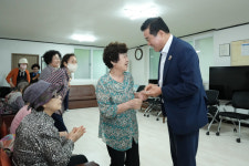 손영준 노원구의장, 현우경로당 방문...폭염에 어르신 안전·불편사항 점검
