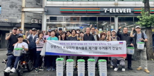[전매포토] 종로구, 돈화문로11길  포장마차 음식물 쓰레기 수거용기 전달