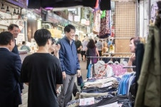 인천 서구, 추석 앞두고 전통시장 민생 점검