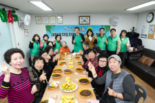 손영준 노원구의장, 하계1동 새마을회 짜장면 나눔행사 배식봉사 나서