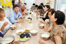 한의약 결합 통합건강돌봄… 종로구, 건강이랑 장수센터 가동