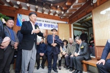 [전매포토] 종로구 북촌에 첫 사립 한옥 경로당 개소