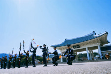 국립서울현충원, 내달 7일부터 현충문 정례 군(軍) 의장행사 개최