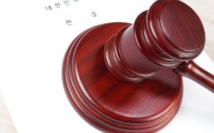 억지로 모텔 끌고 들어가던 남성 피해 도망가다…계단서 굴러 끝내 사망