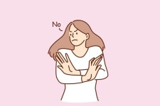 착오 송금한 돈 반환을 거부하는데, 고소할 수 있나?