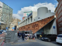 [Re-Visit SPACE] 한국상업은행 전돌 벽화와 민중, 전통: ‘건축, 조각, 시, 그리고 민중’