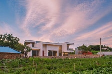 마을에 스며들기: 해남집