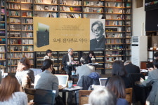 [카페 현상] 일상을 지탱하는 동네 카페 1: 카페꼼마