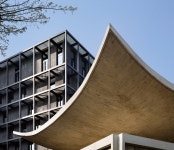 건축의 복원과 변주: 주한 프랑스대사관: 시간 위에 덧댄 체계의 변주