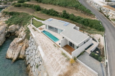 바다를 품은 공간적 시나리오: 남해별장