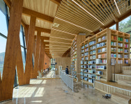 투명한 구조, 유연한 공간: 아중호수도서관