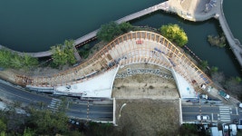 투명한 구조, 유연한 공간: 아중호수도서관