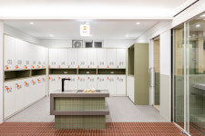 현실을 끌어안는 조정자: 일죽목욕탕 | 구보건축 + 홍지학