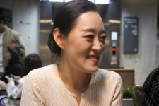 땅의 소리 전하려...쉼 없이 발 구른 두 무용수