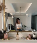 김지우, 스우파 광팬 인증하며 복근 노출? 럭셔리 침실서 셀카 삼매경~