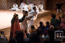 기쁜 소식을 불러들이는 「신년보희(新年報喜)」공연이 펼쳐진다