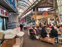 [현장] 맞춤 한 벌 값에 두 벌? 광장시장이 쏘아올린 중고 한복의 매력