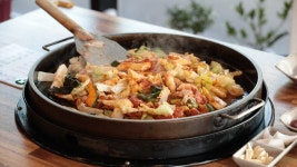 [알쓸경제] 춘천에 유가네닭갈비가 없는 이유는?