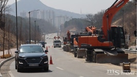 꽉 막힌 춘천순환로⋯가스 공사 6월까지 진행 중