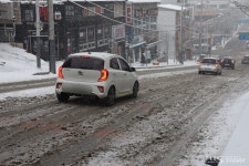 춘천, 갑작스러운 폭설로 차량 거북이 운행