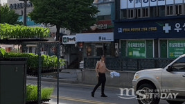 스톱! 주취 상태서 웃통 벗고 길막⋯ 춘천 중앙로 도로서 소동