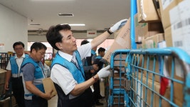 우체국 상하차에 광산 채굴까지⋯김진태 지사, 도민 밀착 행보 눈길