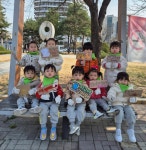 고사리손으로 쓰레기 주워요 환경 교육 나선 어린이집