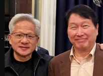 최태원 회장·젠슨 황 CEO 대만 회동…AI 인프라 파트너십 공고