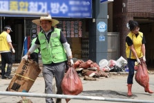 거제·통영 수해 현장, 전국 1400여명 봉사자 손길…일상 회복 박차