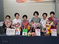 70~80살 노인들의 늦깎이 글공부 결실