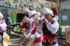 대호지면 적서리 볏가리대 내리며 풍년농사 기원