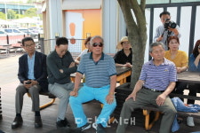 휴게소에 행담도 사람들 흔적 남긴다