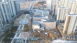 3월 4일 개교 앞둔 수청초 · 중 공정률 82% 