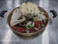 순성면 갈산리  대들보 불고기·냉면 조대환·임연주 대표 함흥냉면에 육즙 가득한 만두의 조화