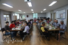 당진3동 시곡2통, 여름 보양식 먹으며 주민 화합