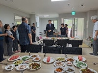 "소외된 노인 없이 품어주는 경로당"