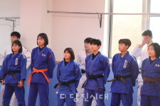 [학교 체육부 탐방] 원당중학교 유도부  한판의 짜릿함, 땀으로 빚어내다