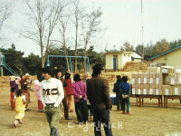 ■ 공간스토리텔링 프로젝트 행담의 추억 ④  섬에서 유일했던 학교 행담분교 사라진 섬, 그러나 잊을 수 없는 행담분교