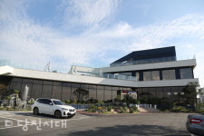 신평면 매산리 진걸찬Uc 류인우 대표 음섬포구와 들녘을 품은 뷰 맛집