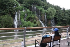 시원한 물줄기 폭포소리에 커피향, 그리고 책을 더하다