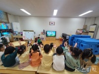 고사리 손으로 찍은 손도장, 태극기가 되었어요! 청주 덕성유치원
