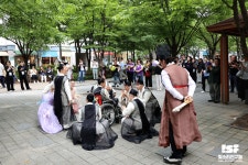 장애 예술가들의 무용 한마당 흥부와 놀부가 얼쑤!에 모두 함께 흥겨운 축제로
